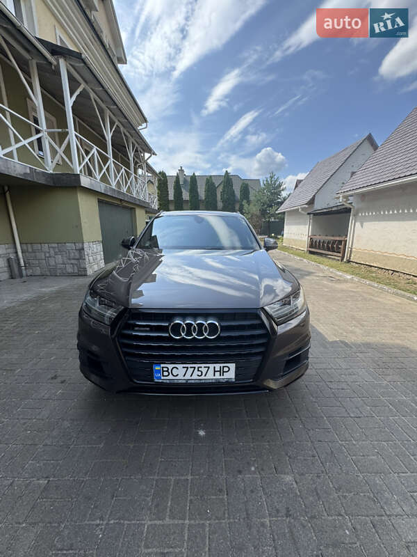 Внедорожник / Кроссовер Audi Q7 2017 в Судовой Вишне
