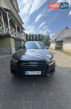 Позашляховик / Кросовер Audi Q7 2017 в 