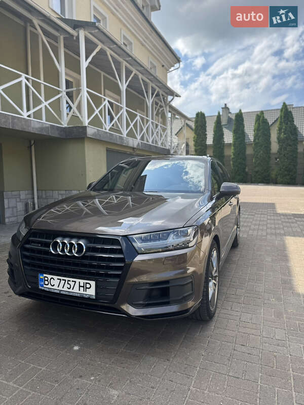 Внедорожник / Кроссовер Audi Q7 2017 в Судовой Вишне