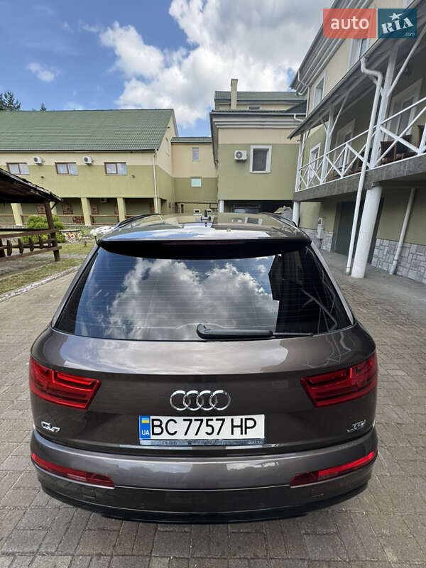 Внедорожник / Кроссовер Audi Q7 2017 в Судовой Вишне