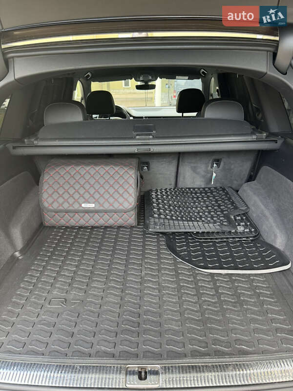 Внедорожник / Кроссовер Audi Q7 2017 в Судовой Вишне