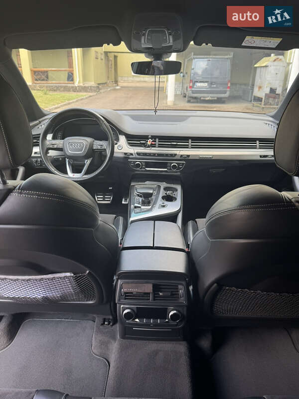 Внедорожник / Кроссовер Audi Q7 2017 в Судовой Вишне
