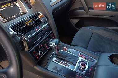 Внедорожник / Кроссовер Audi Q7 2013 в 