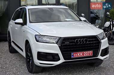 Внедорожник / Кроссовер Audi Q7 2017 в 