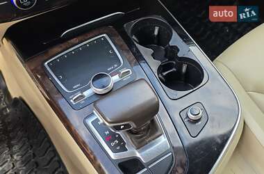 Внедорожник / Кроссовер Audi Q7 2017 в 