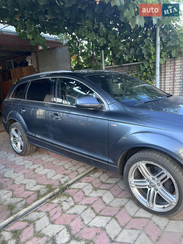 Позашляховик / Кросовер Audi Q7 2011 в Вінниці