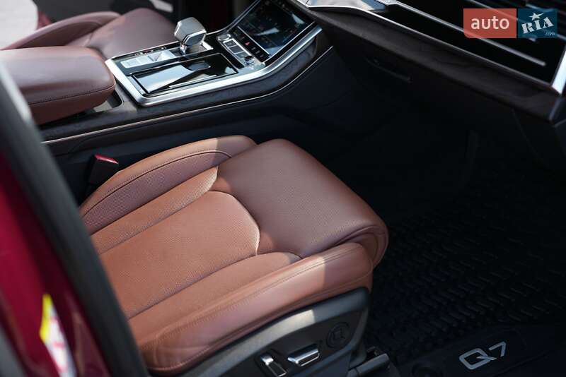 Позашляховик / Кросовер Audi Q7 2019 в Мукачевому