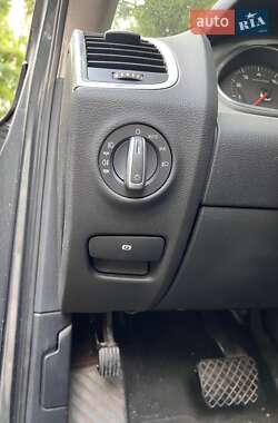 Внедорожник / Кроссовер Audi Q7 2013 в 
