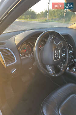 Позашляховик / Кросовер Audi Q7 2012 в 