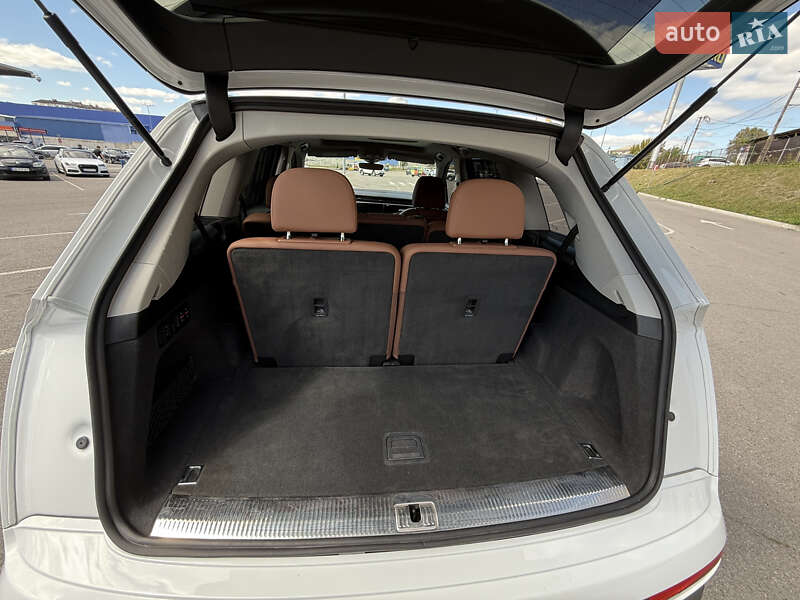 Позашляховик / Кросовер Audi Q7 2020 в Вінниці