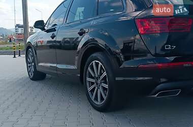 Внедорожник / Кроссовер Audi Q7 2017 в 