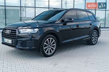 Внедорожник / Кроссовер Audi Q7 2017 в 