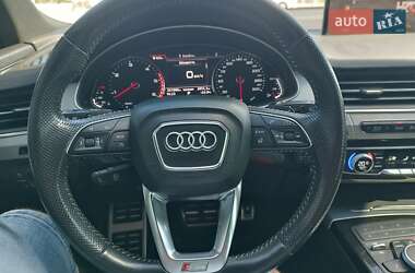 Внедорожник / Кроссовер Audi Q7 2017 в 