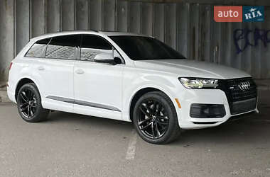 Внедорожник / Кроссовер Audi Q7 2017 в 