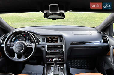 Внедорожник / Кроссовер Audi Q7 2013 в 