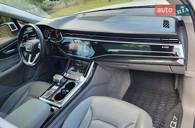 Внедорожник / Кроссовер Audi Q7 2022 в 