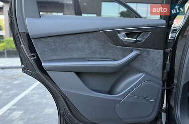 Внедорожник / Кроссовер Audi Q7 2020 в 