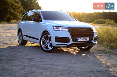 Позашляховик / Кросовер Audi Q7 2017 в Дніпрі