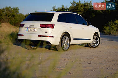 Внедорожник / Кроссовер Audi Q7 2017 в 