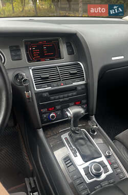 Внедорожник / Кроссовер Audi Q7 2007 в 