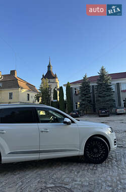 Внедорожник / Кроссовер Audi Q7 2018 в 