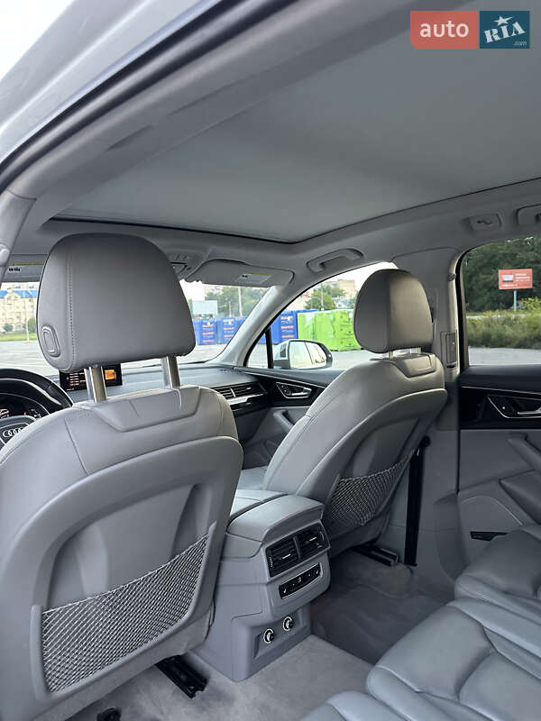 Внедорожник / Кроссовер Audi Q7 2018 в Каменец-Подольском