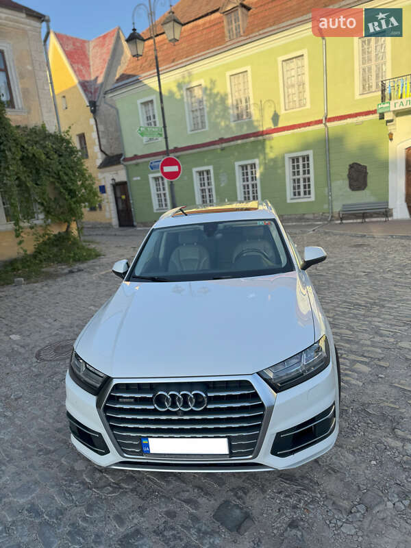 Внедорожник / Кроссовер Audi Q7 2018 в Каменец-Подольском