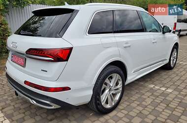Внедорожник / Кроссовер Audi Q7 2020 в 