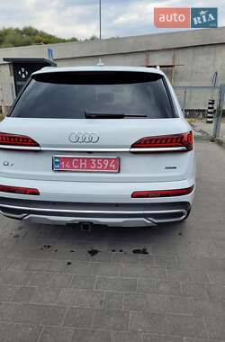Внедорожник / Кроссовер Audi Q7 2020 в 