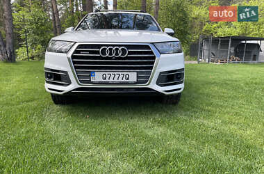 Внедорожник / Кроссовер Audi Q7 2017 в 