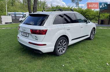 Внедорожник / Кроссовер Audi Q7 2017 в 
