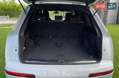 Внедорожник / Кроссовер Audi Q7 2017 в 