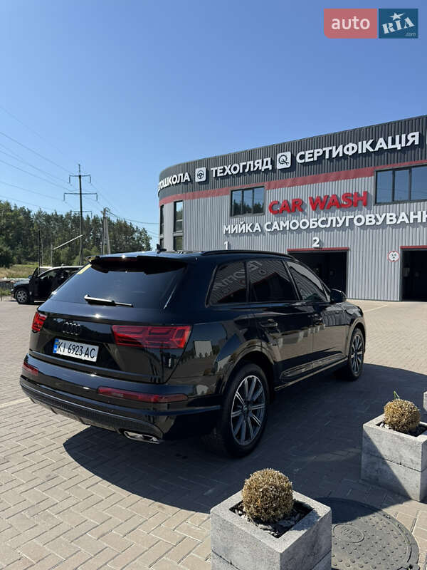 Позашляховик / Кросовер Audi Q7 2016 в Ірпені