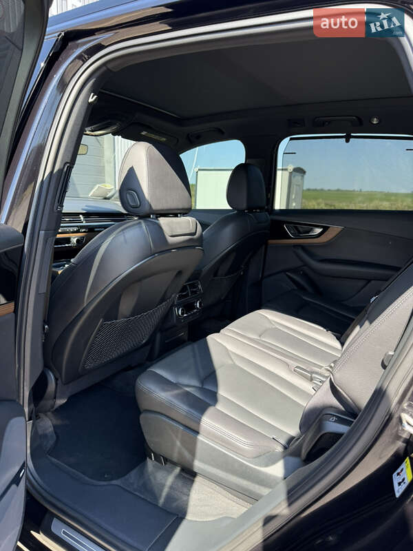 Позашляховик / Кросовер Audi Q7 2016 в Ірпені