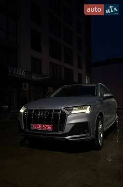Внедорожник / Кроссовер Audi Q7 2022 в 