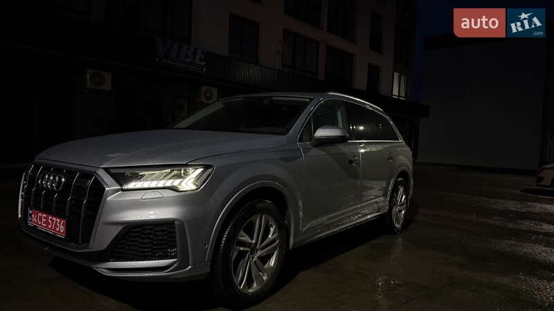 Внедорожник / Кроссовер Audi Q7 2022 в Новояворовске