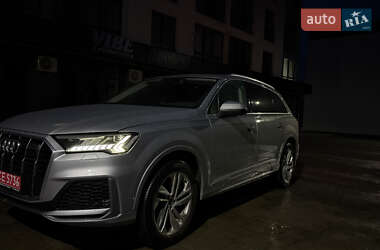 Внедорожник / Кроссовер Audi Q7 2022 в 