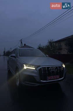 Позашляховик / Кросовер Audi Q7 2022 в Новояворівську