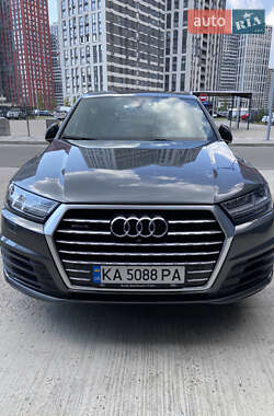 Внедорожник / Кроссовер Audi Q7 2015 в 