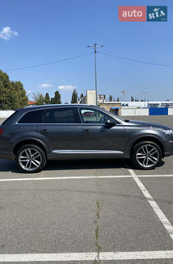 Внедорожник / Кроссовер Audi Q7 2015 в 