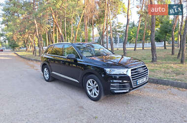 Внедорожник / Кроссовер Audi Q7 2017 в 