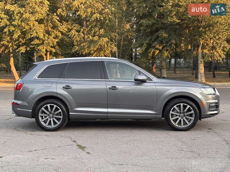 Внедорожник / Кроссовер Audi Q7 2017 в Киеве