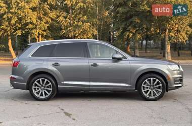 Внедорожник / Кроссовер Audi Q7 2017 в 