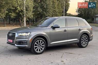 Внедорожник / Кроссовер Audi Q7 2017 в 