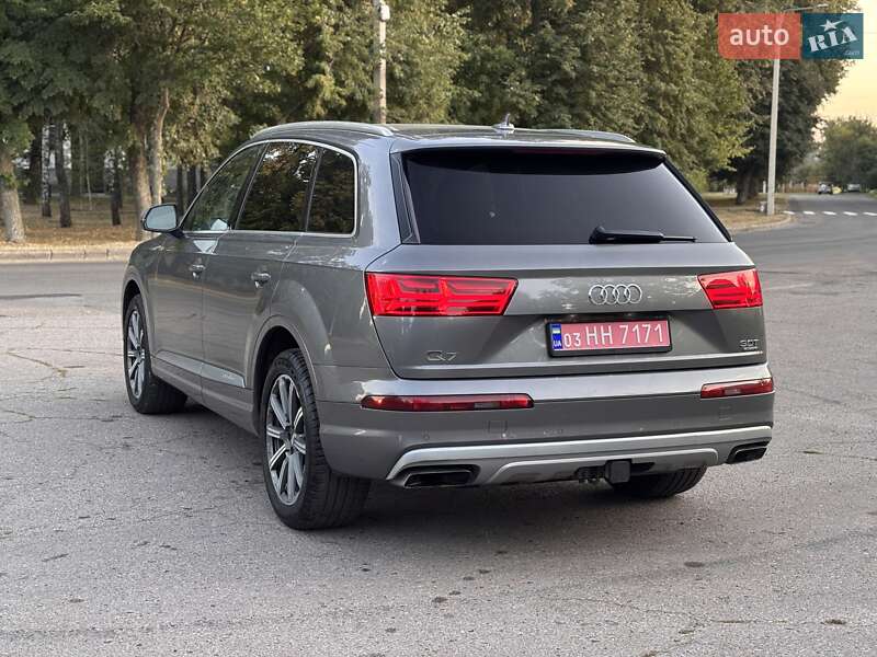 Внедорожник / Кроссовер Audi Q7 2017 в Киеве