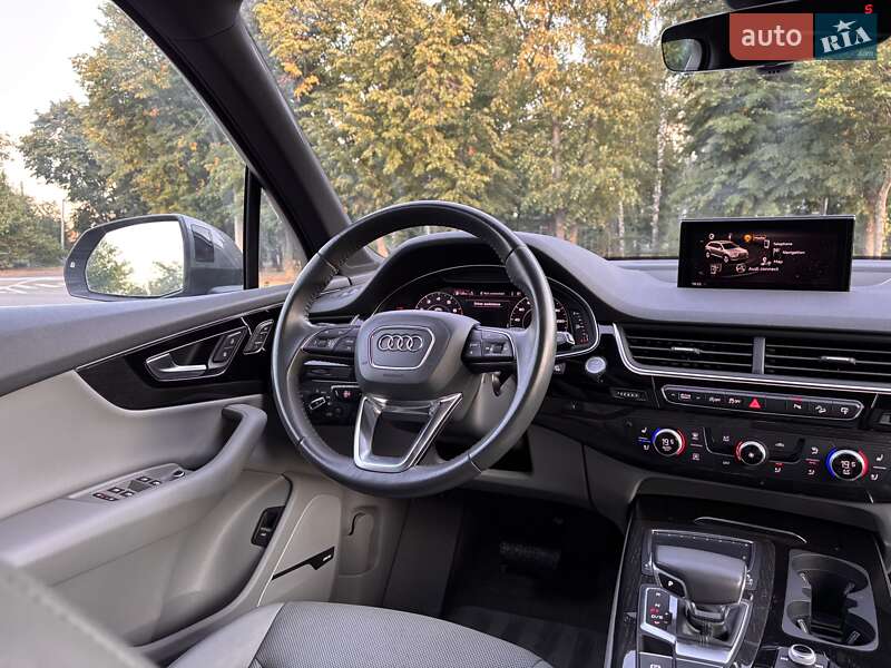 Внедорожник / Кроссовер Audi Q7 2017 в Киеве