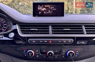 Внедорожник / Кроссовер Audi Q7 2017 в 