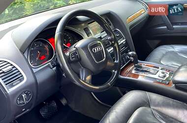 Внедорожник / Кроссовер Audi Q7 2010 в 