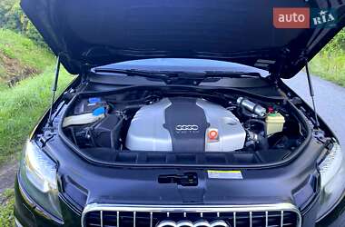 Внедорожник / Кроссовер Audi Q7 2010 в 