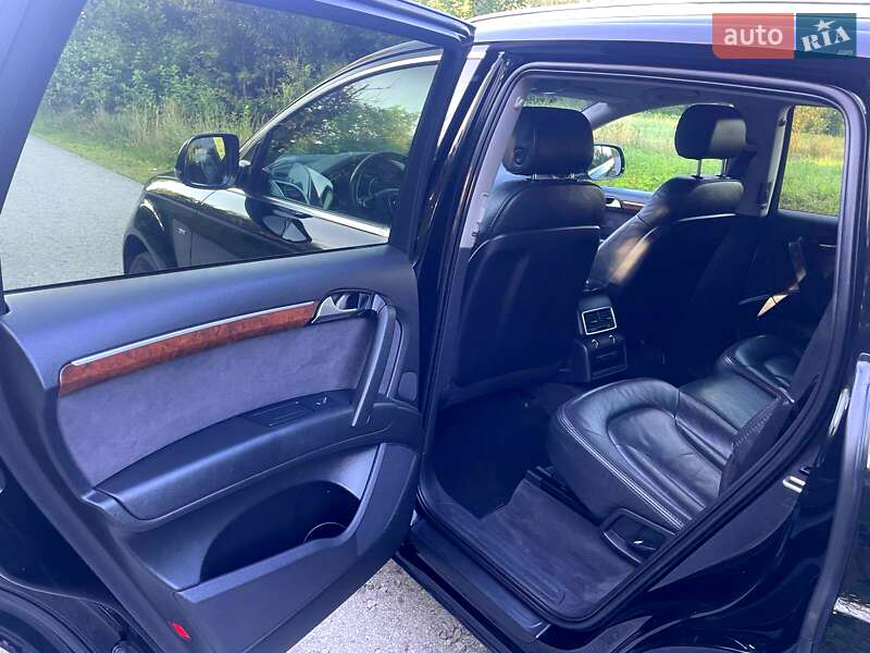 Позашляховик / Кросовер Audi Q7 2010 в Івано-Франківську